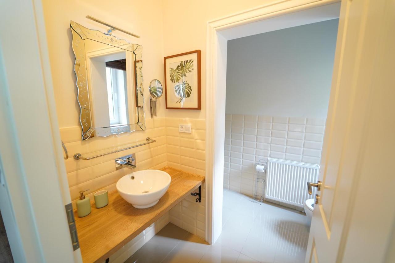 Spa Apartments Theresia Dubi  Экстерьер фото