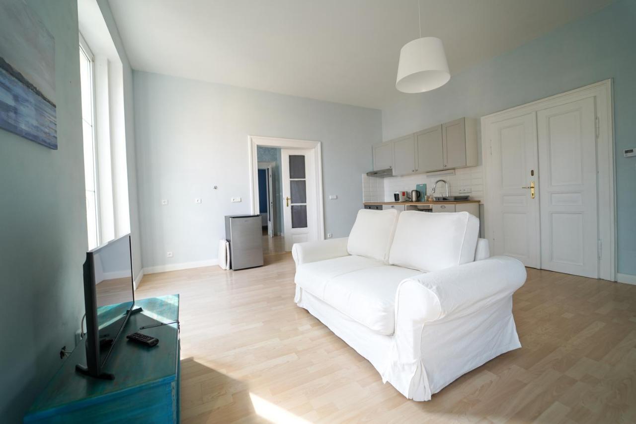 Spa Apartments Theresia Dubi  Экстерьер фото