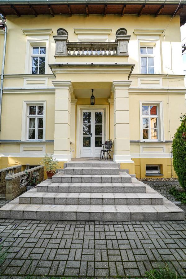 Spa Apartments Theresia Dubi  Экстерьер фото